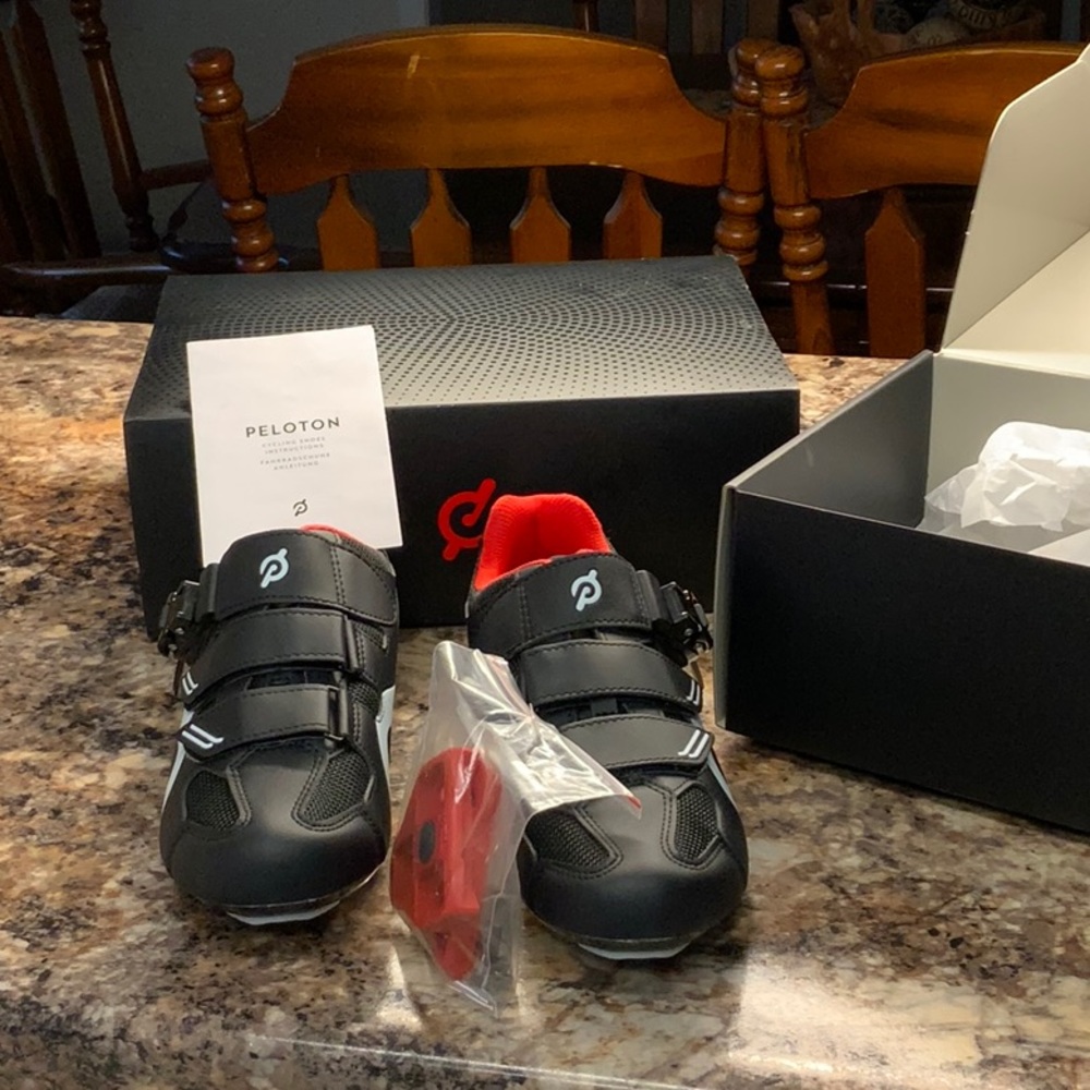 NIB Peloton Cycling Shoes w/ Cleats Size 42